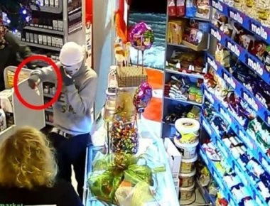 Ληστεία σε σούπερ μάρκετ «Γαλαξίας» στα Καμένα Βούρλα